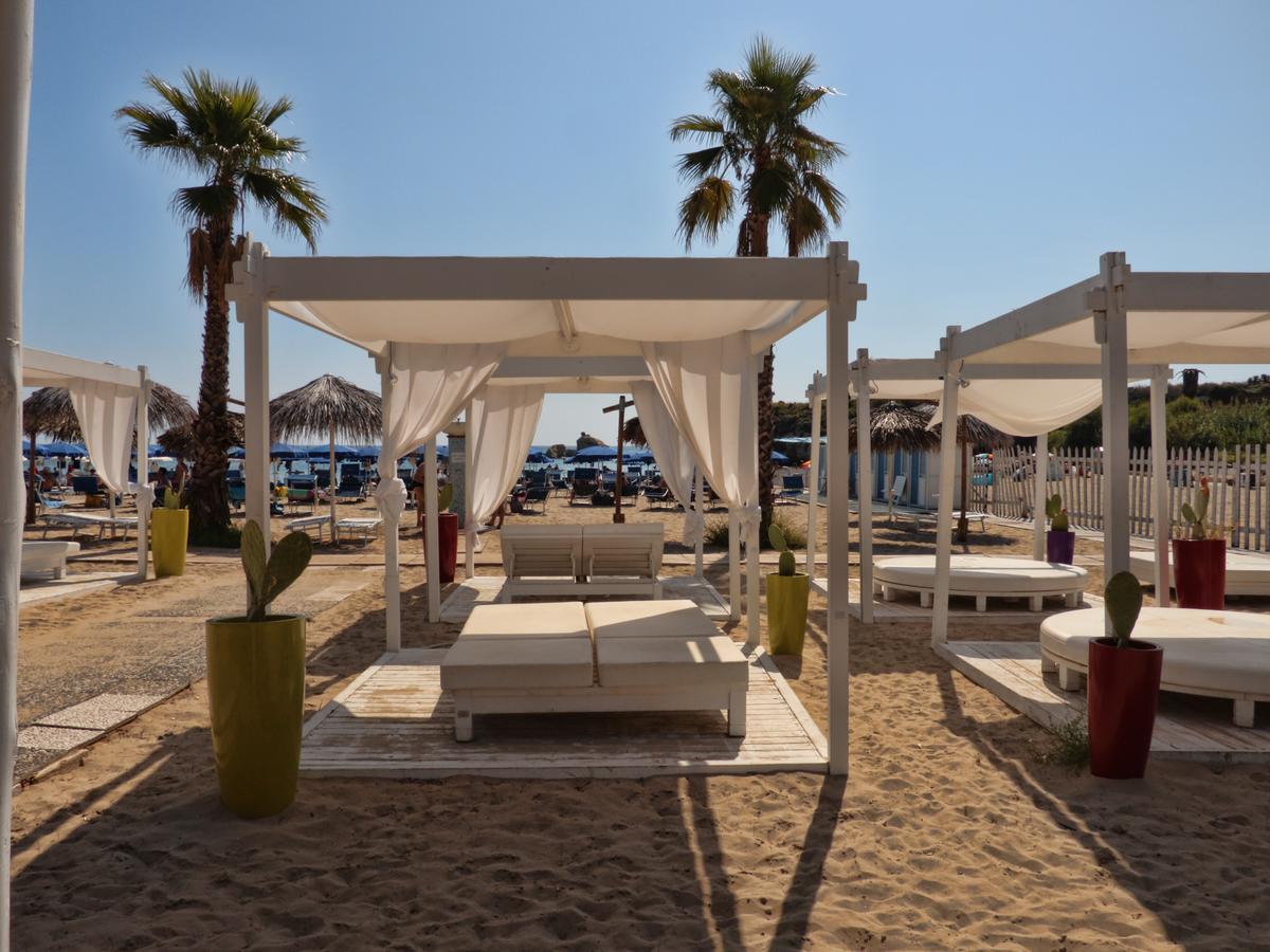 Hotel Futura Club Spiagge Bianche à Fontane Bianche Extérieur photo
